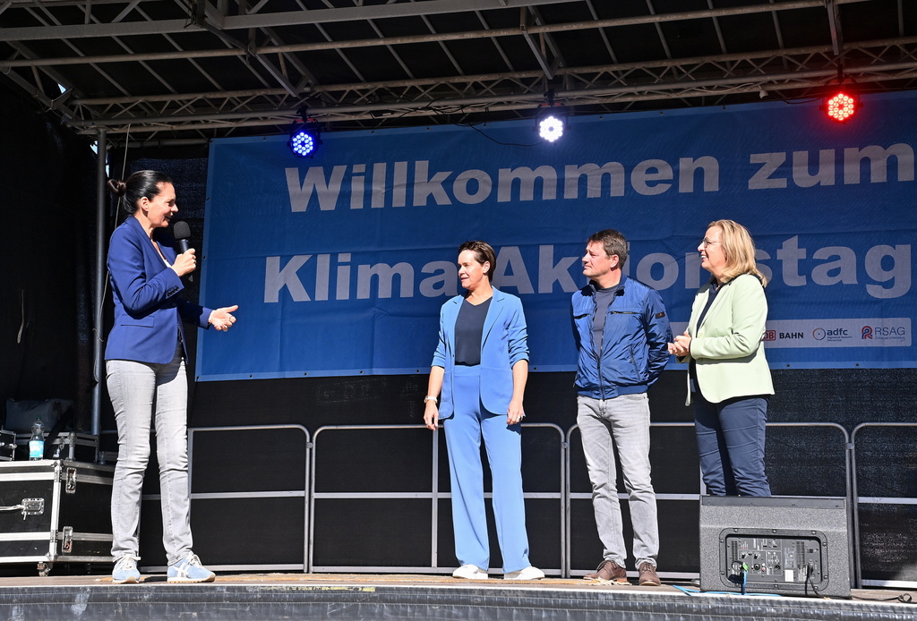 Beginn der Siegerehrung Stadtradeln mit Fr. Jesse, Fr. Kröger, Herr Constien, Fr. Fischer-Gäde